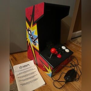 iCade Arcade Cabinet for iPad - with adapter and instructions